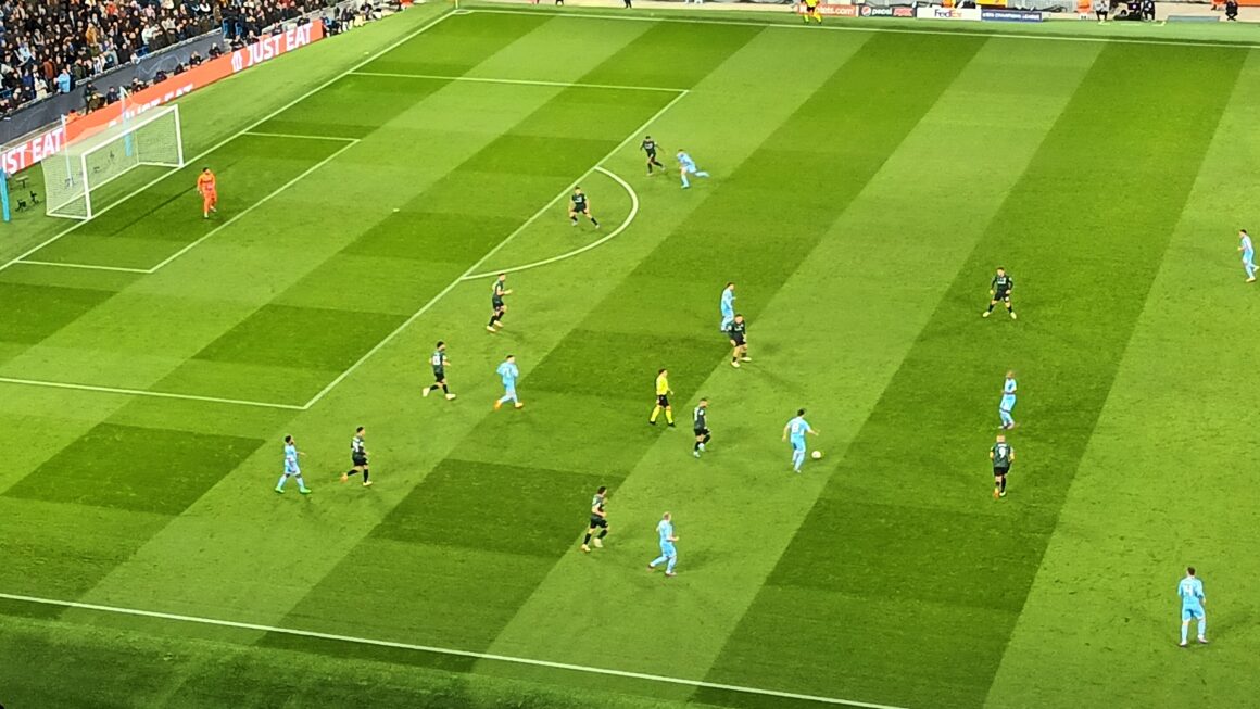 RONDOS ÎN DOUĂ ZONE: 4V2+1